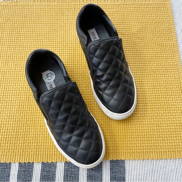 STEVE MADDEN ECENTRCQ BLACK QUILTED FAUX LEATHER SLIP ON SNEAKER - Picture 10 of 12